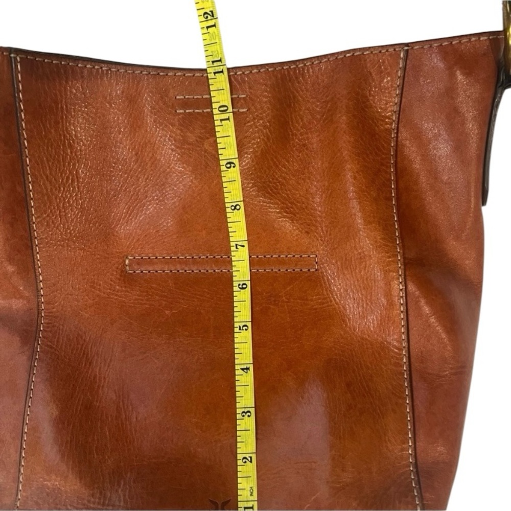 Frye Elegant Tan Leather Tote Bag - Picture 2 of 5